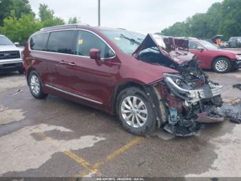  Salvage Chrysler Pacifica