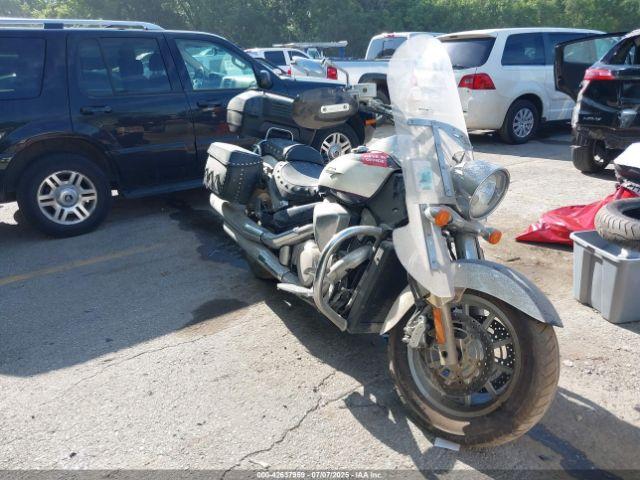  Salvage Suzuki Vlr1800