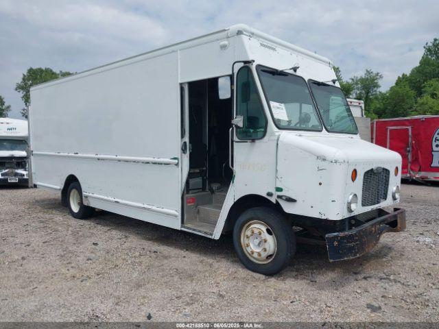  Salvage Freightliner Chassis