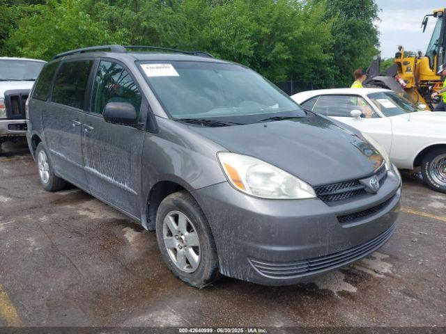  Salvage Toyota Sienna