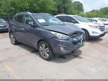  Salvage Hyundai TUCSON