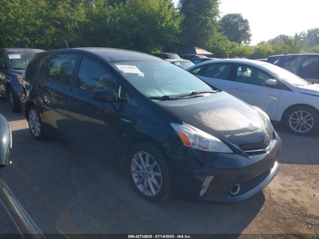  Salvage Toyota Prius v
