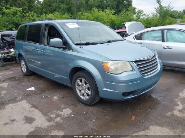  Salvage Chrysler Town & Country