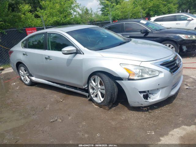  Salvage Nissan Altima