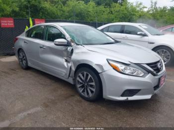  Salvage Nissan Altima