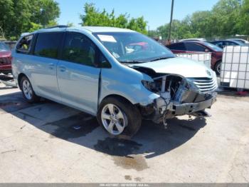 Salvage Toyota Sienna