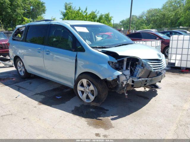  Salvage Toyota Sienna