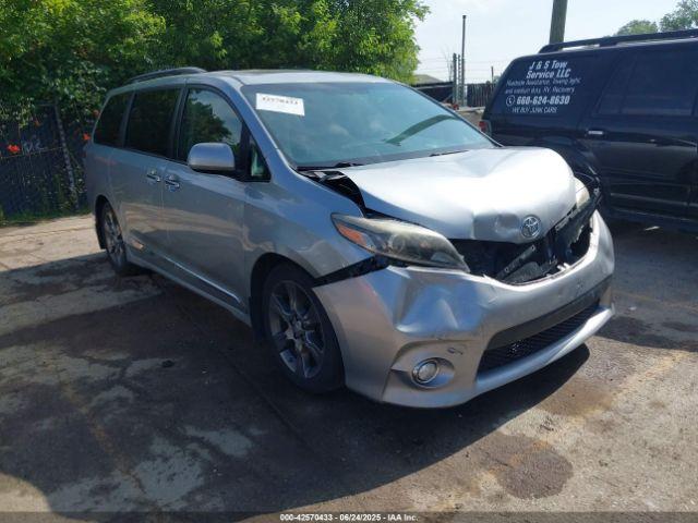  Salvage Toyota Sienna