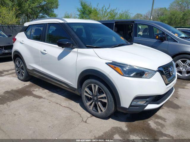  Salvage Nissan Kicks