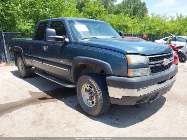  Salvage Chevrolet Silverado 2500