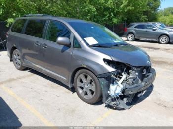  Salvage Toyota Sienna