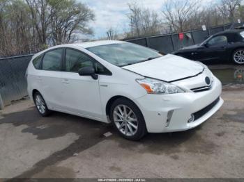  Salvage Toyota Prius v