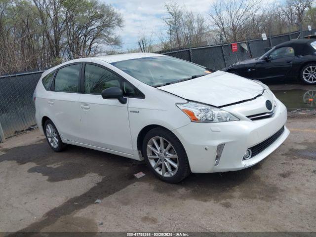  Salvage Toyota Prius v