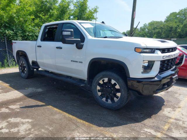  Salvage Chevrolet Silverado 2500