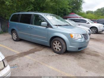  Salvage Chrysler Town & Country