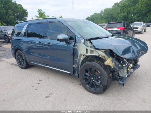  Salvage Kia Carnival