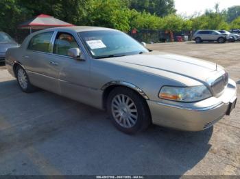  Salvage Lincoln Towncar