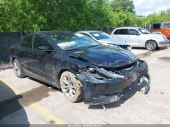  Salvage Chrysler 200