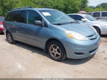  Salvage Toyota Sienna