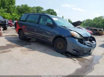  Salvage Toyota Sienna
