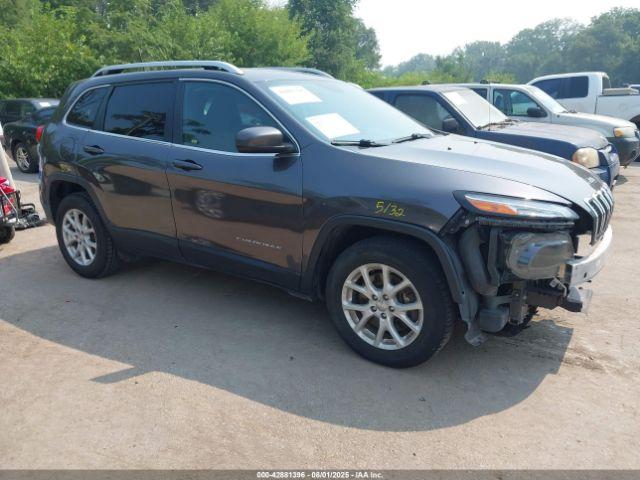  Salvage Jeep Cherokee