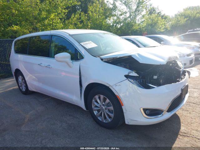  Salvage Chrysler Pacifica