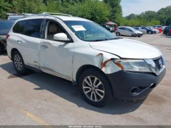  Salvage Nissan Pathfinder
