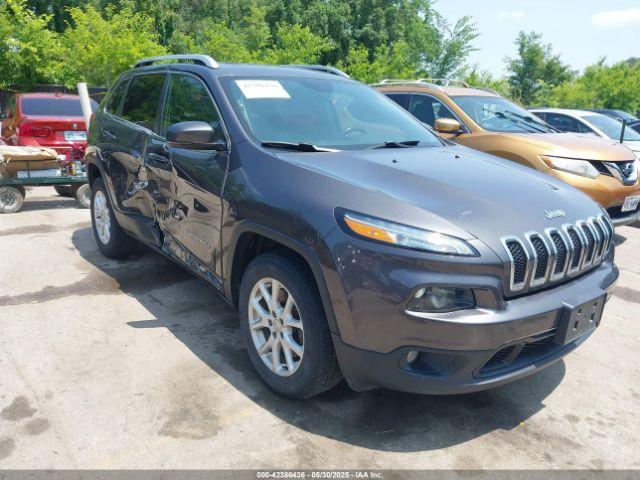  Salvage Jeep Cherokee