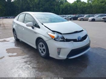  Salvage Toyota Prius