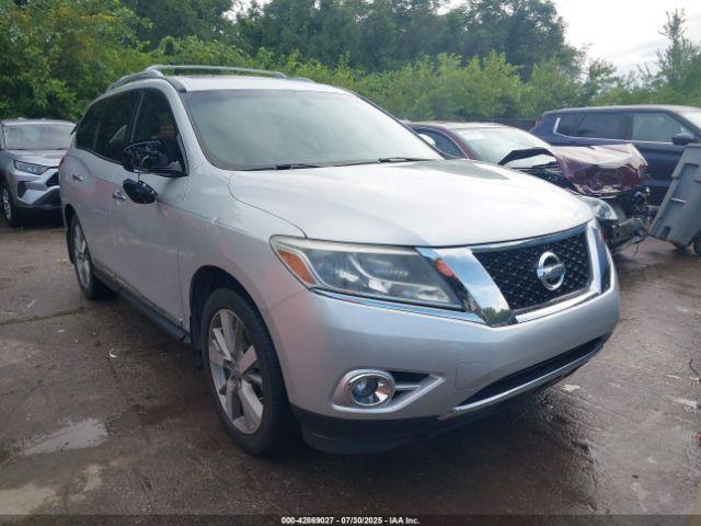 Salvage Nissan Pathfinder