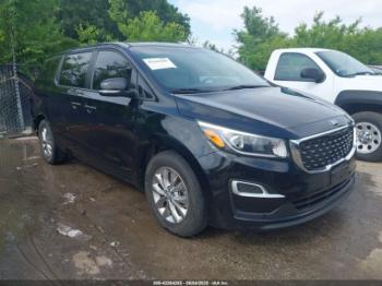  Salvage Kia Sedona