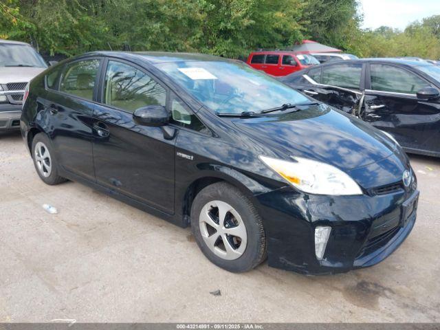  Salvage Toyota Prius