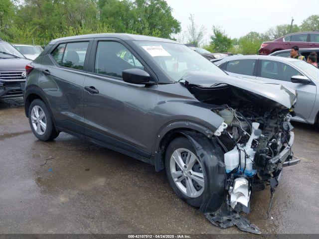  Salvage Nissan Kicks