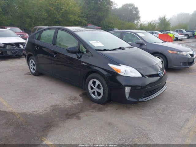 Salvage Toyota Prius