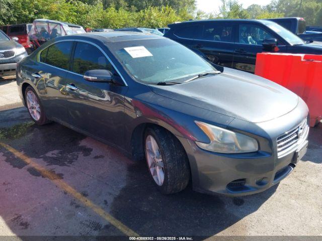  Salvage Nissan Maxima