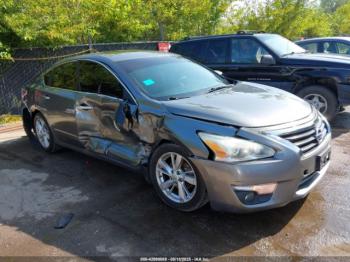  Salvage Nissan Altima