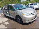 Toyota Sienna Le Image 1
