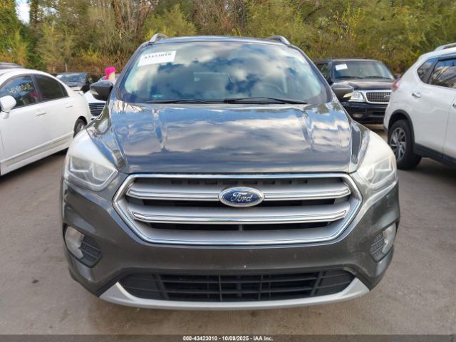Ford Escape Titanium Image 16