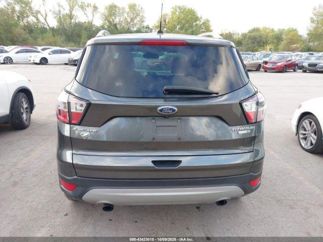 Ford Escape Titanium Image 14