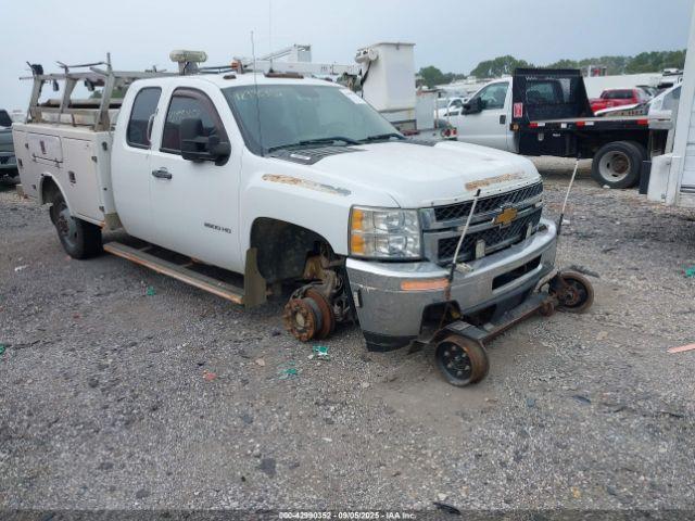  Salvage Chevrolet Silverado 2500