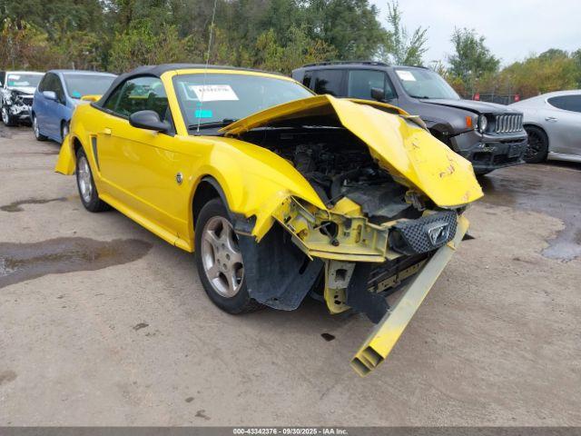  Salvage Ford Mustang