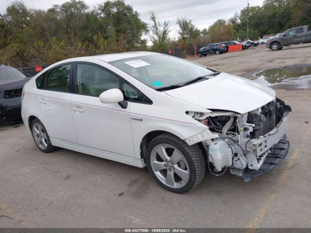  Salvage Toyota Prius
