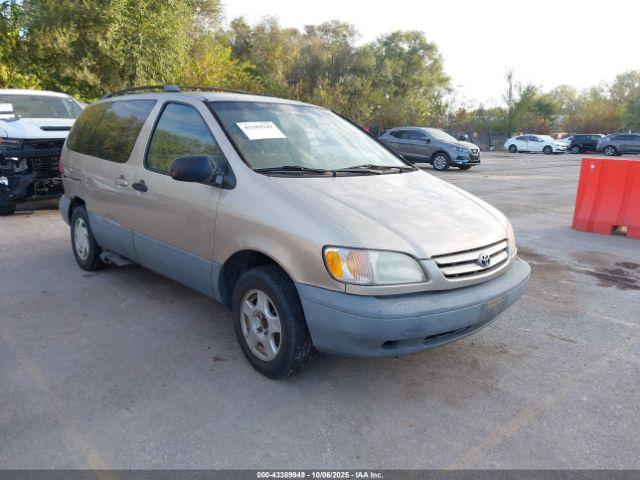 Salvage Toyota Sienna