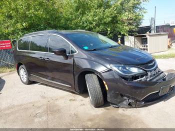  Salvage Chrysler Pacifica