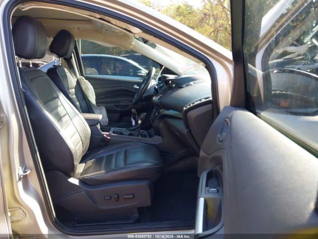 Ford Escape Titanium Image 4