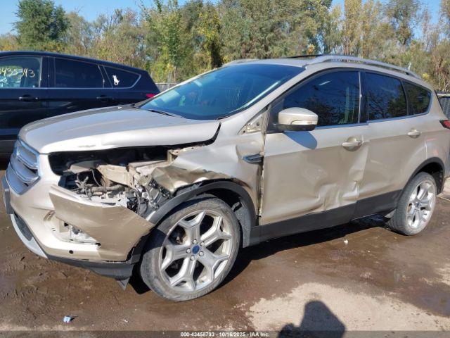 Ford Escape Titanium Image 2