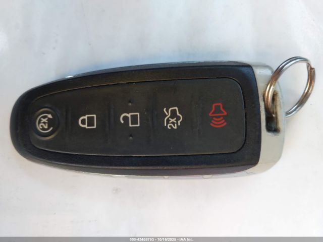 Ford Escape Titanium Image 8