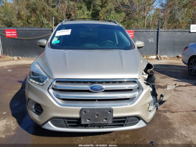 Ford Escape Titanium Image 16