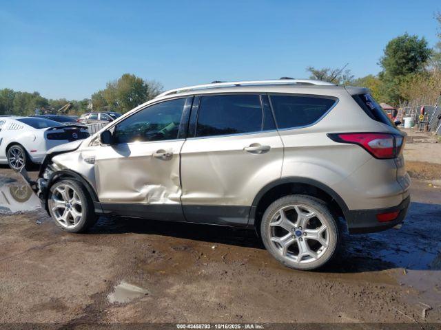 Ford Escape Titanium Image 13