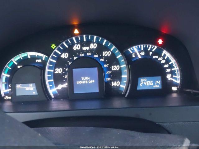 Toyota Camry Le Image 4